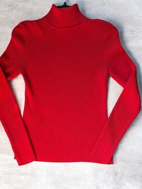 Co & Eddy Women’s Classic Red Ribbed Turtleneck Sweater!